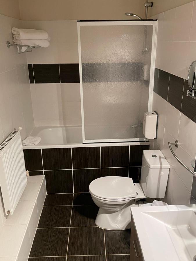 Contact Hotel Les Platanes Villeneuve Sur Lot Centre Dış mekan fotoğraf
