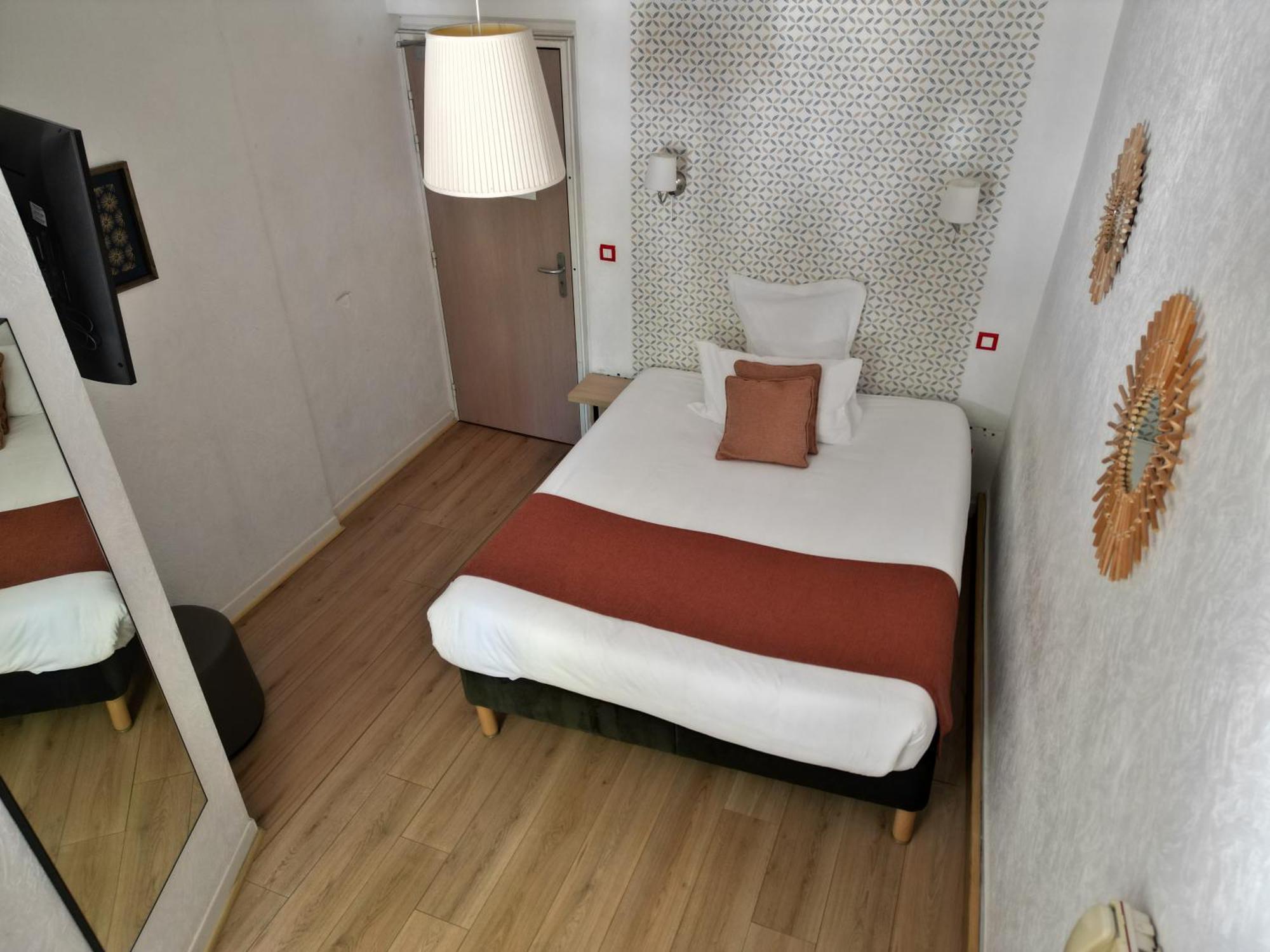 Contact Hotel Les Platanes Villeneuve Sur Lot Centre Dış mekan fotoğraf