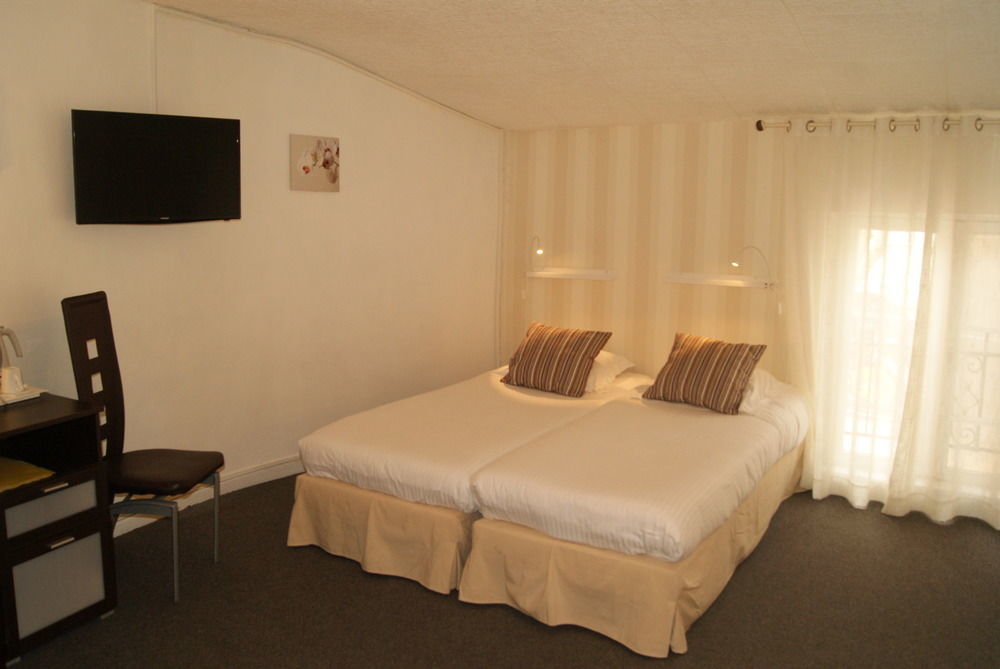 Contact Hotel Les Platanes Villeneuve Sur Lot Centre Dış mekan fotoğraf