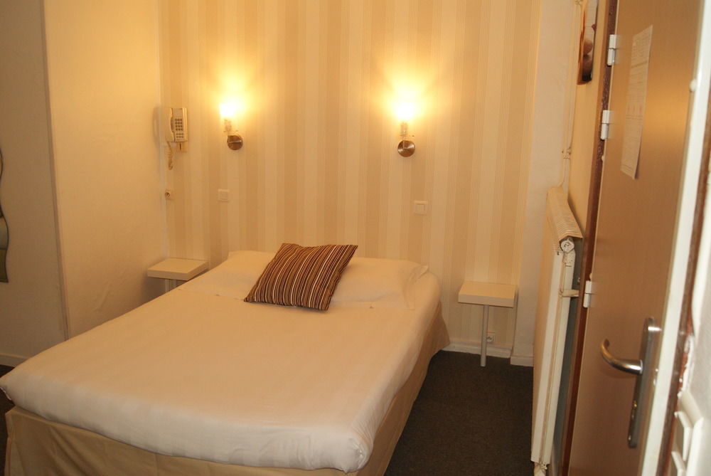 Contact Hotel Les Platanes Villeneuve Sur Lot Centre Dış mekan fotoğraf