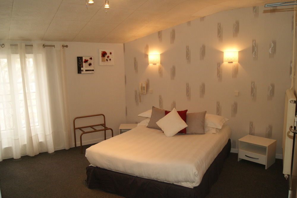 Contact Hotel Les Platanes Villeneuve Sur Lot Centre Dış mekan fotoğraf